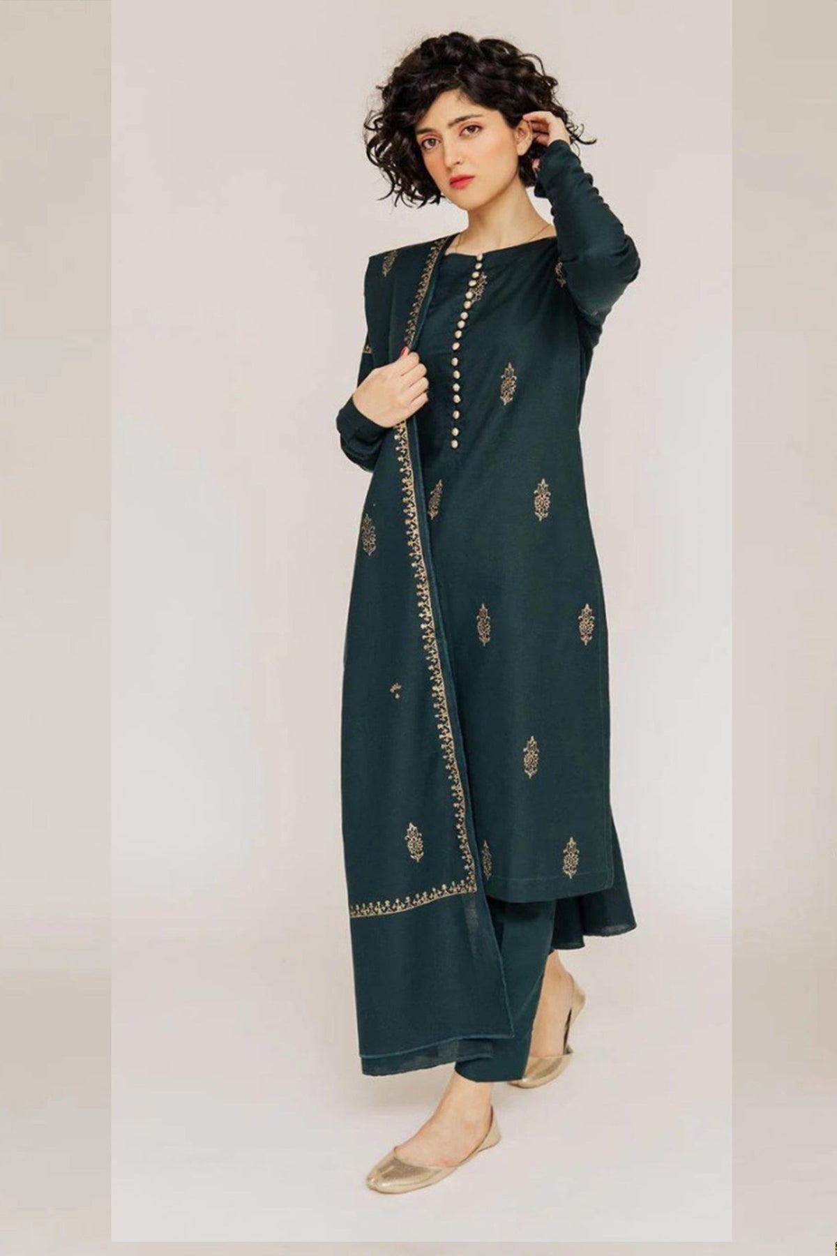 Sapphire Winter 3 Piece Dhannak Embroidered Suit with Dhanak Embroidered Shawll