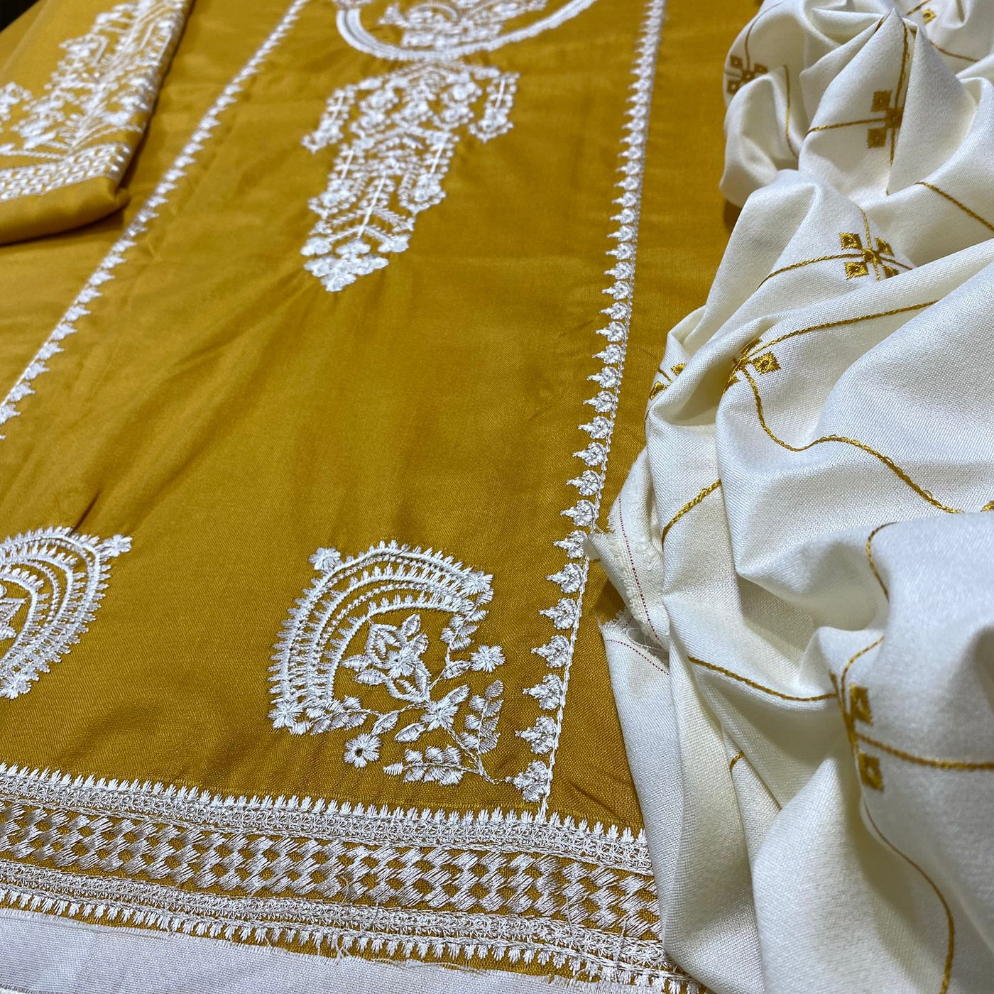 Brand Baroque Winter Collection Fabric Airjet dhanak